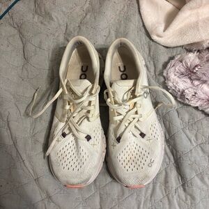 ON Women's Cream Athletic Shoes